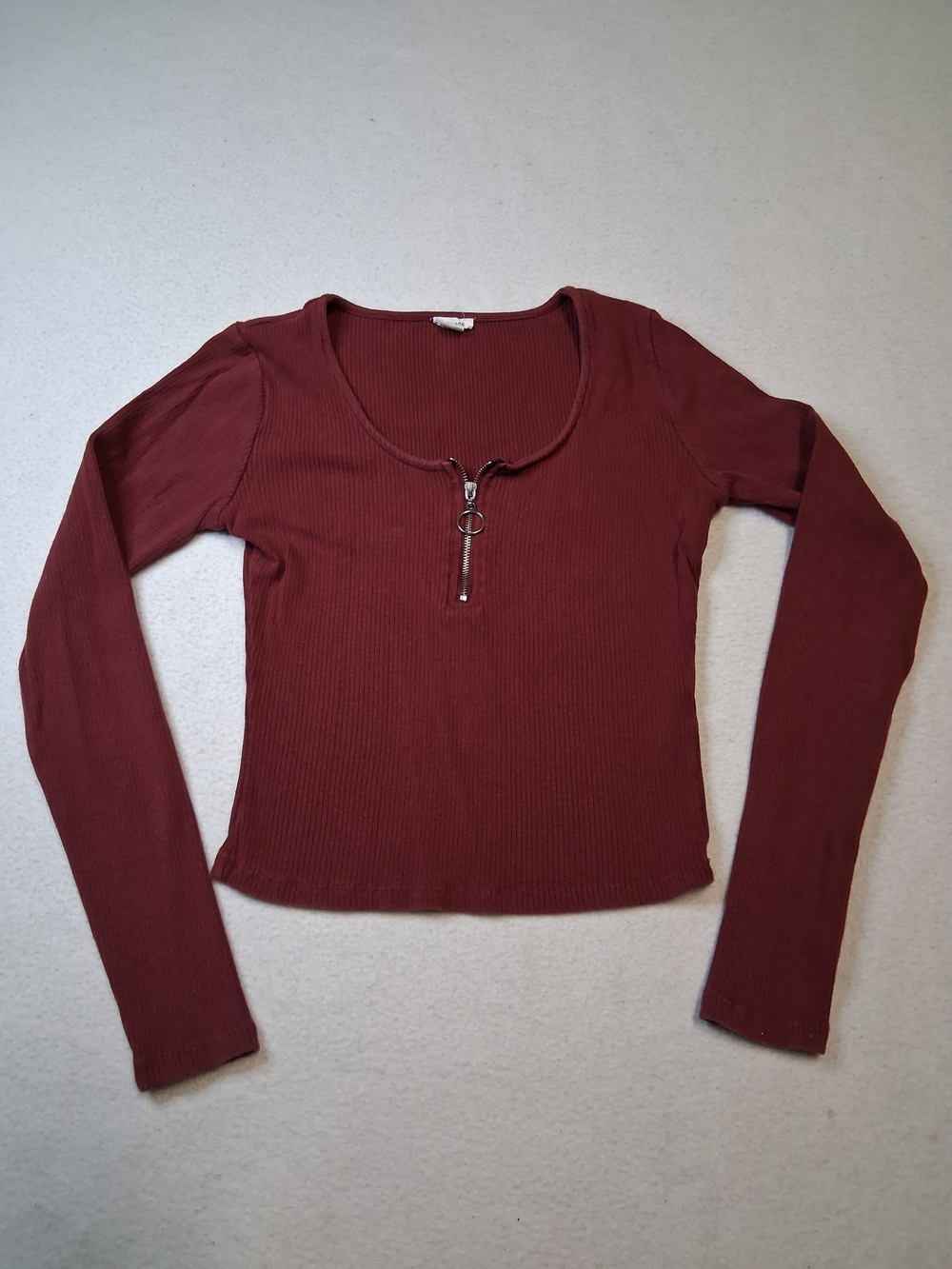 Garage Ribbed Long-Sleeve Crop Top with Ring Zipper - Burgundy